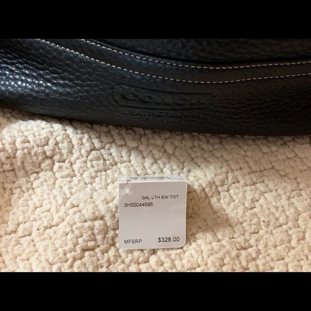 COACH pebbled leather bucket bag - Picture 2 of 5